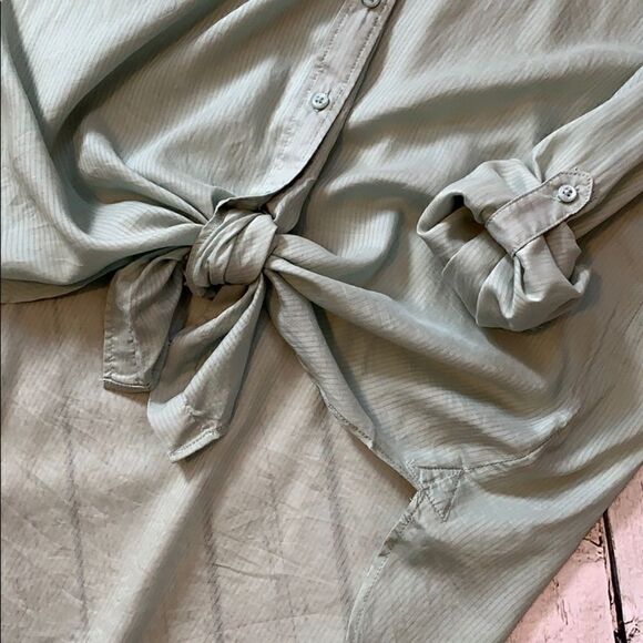 Express green button down top size XS NWT - Picture 4 of 6